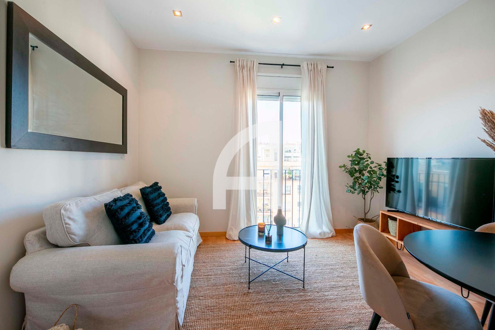 Living room of Flat to rent in  Barcelona Capital  with Air Conditioner, Heating and Parquet flooring
