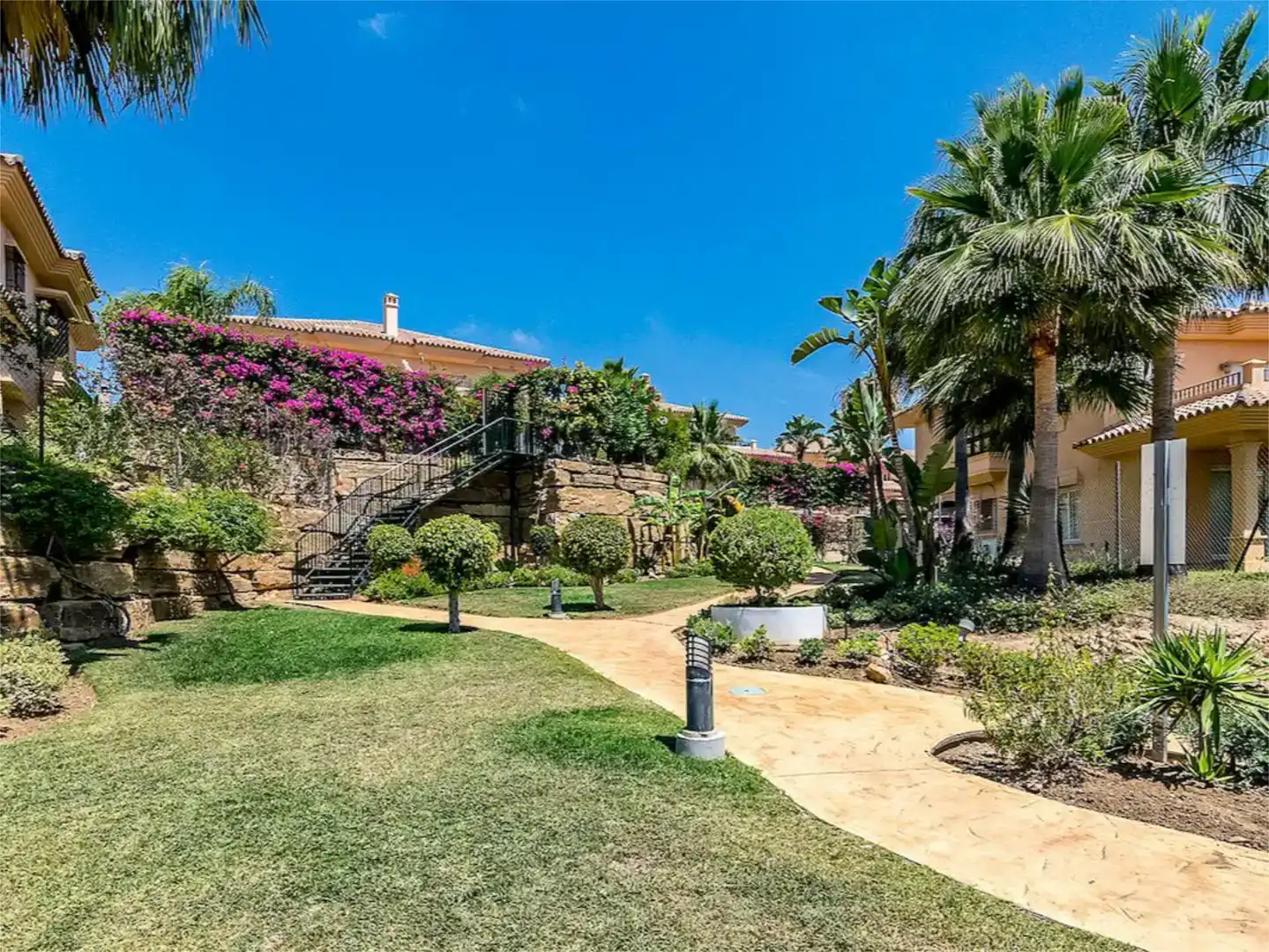 Jardí de Casa adosada en venda en Mijas amb Aire condicionat i Balcó
