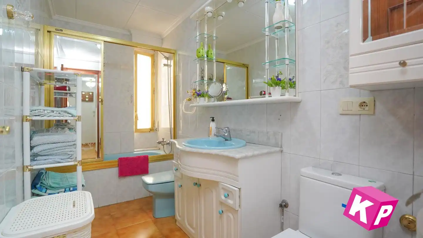 Bathroom of Flat for sale in Santa Pola  with Air Conditioner, Terrace and Swimming Pool