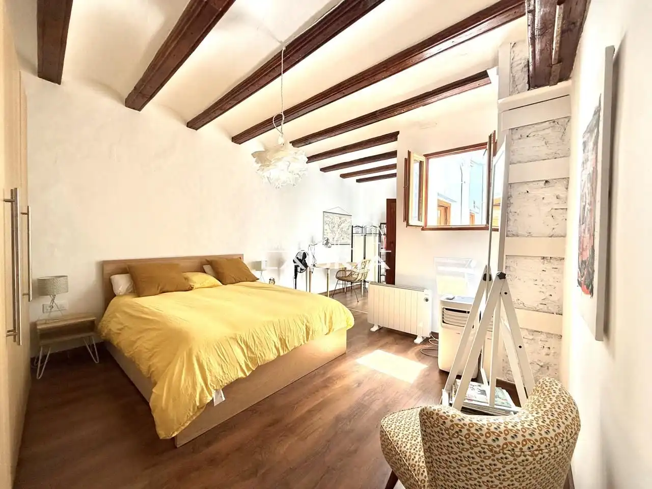 Schlafzimmer von Wohnungen zur Miete in Valencia mit Klimaanlage, Terrasse und Möbliert