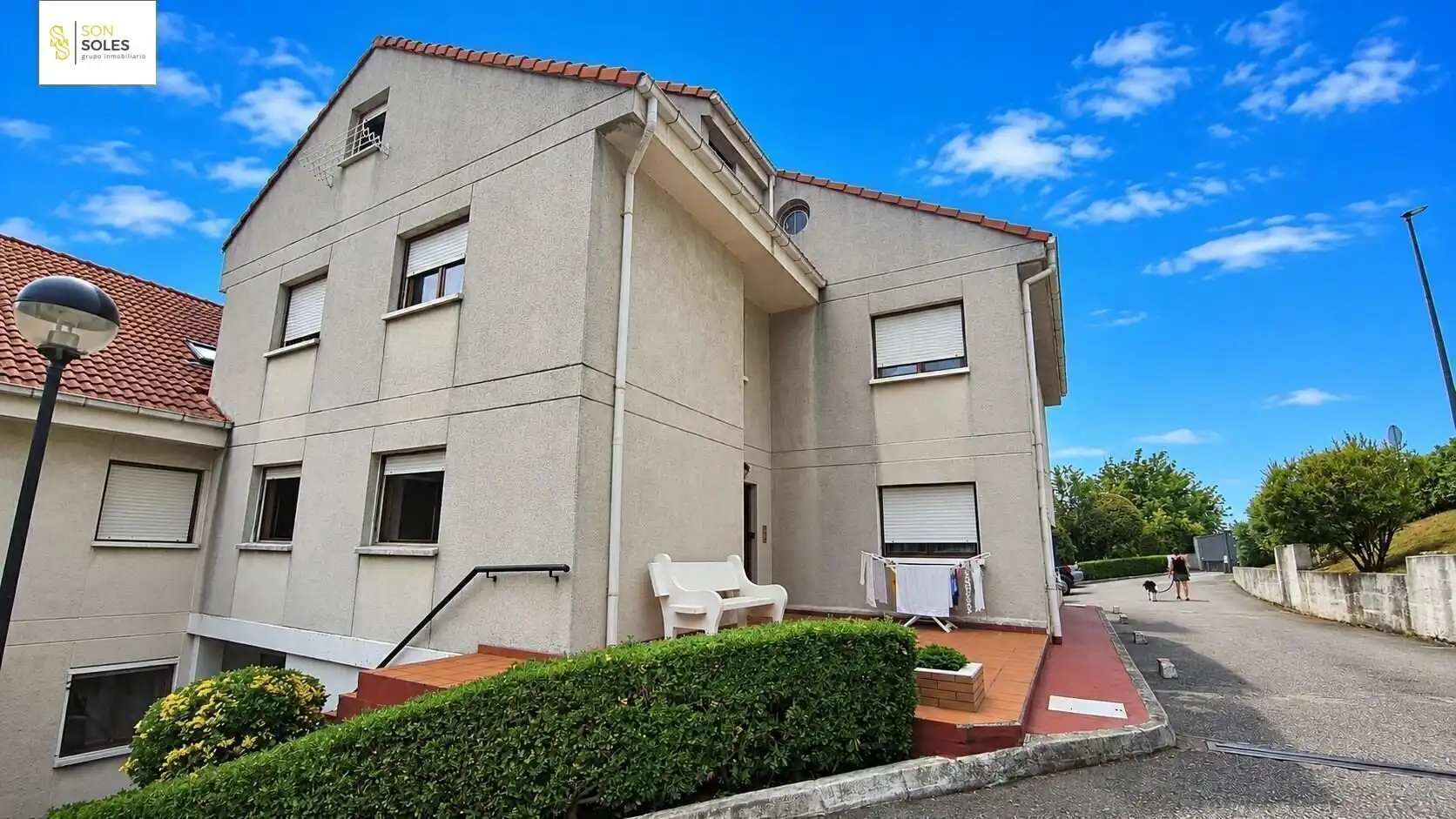 Vista exterior de Planta baja en venta en Miengo con Calefacción, Jardín privado y Terraza