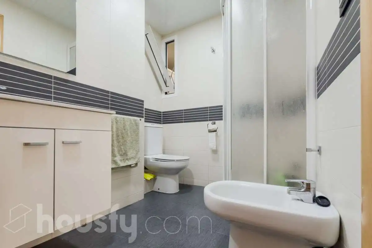 Baño de Piso en venta en Sant Adrià de Besòs con Amueblado y Balcón