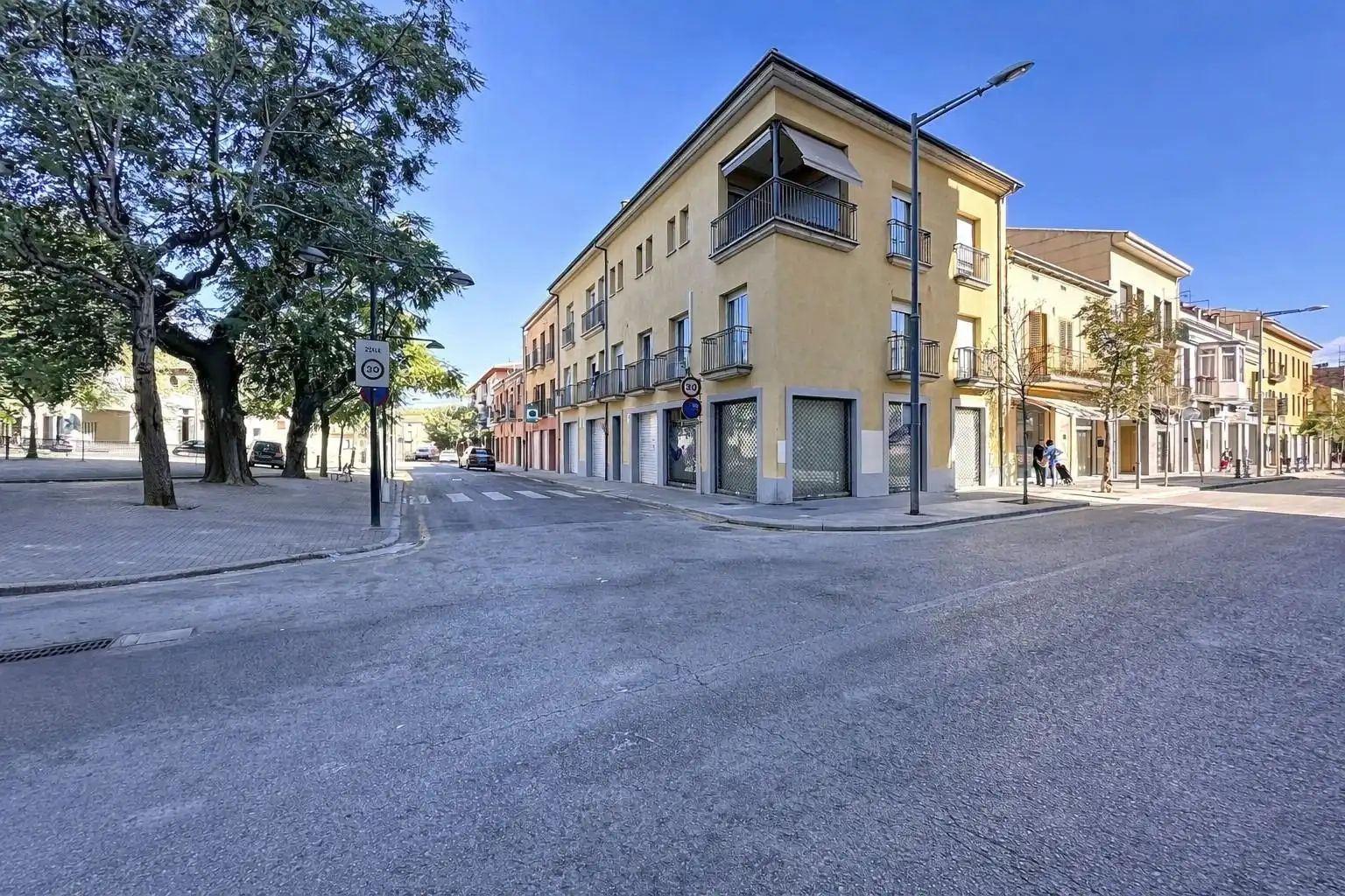 Exterior view of Buildings for sale in Salt