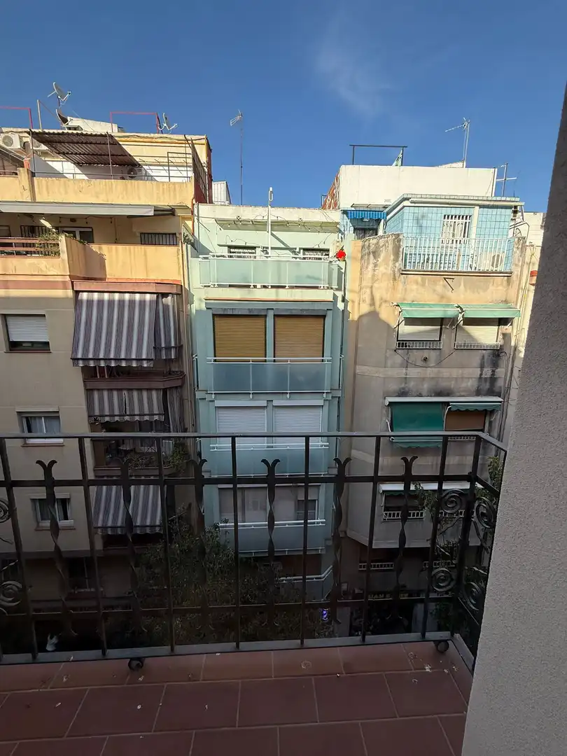 Terraza de Piso en venta en L'Hospitalet de Llobregat con Balcón