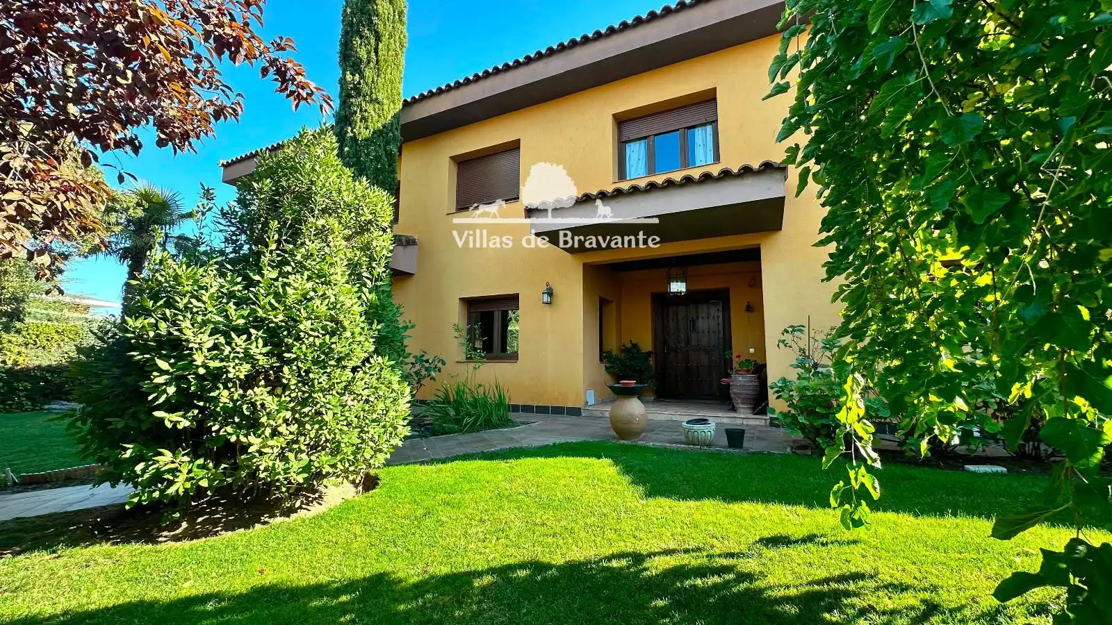 Exterior view of Houses for sale in Villanueva de la Cañada  with Air Conditioner, Heating and Parquet flooring