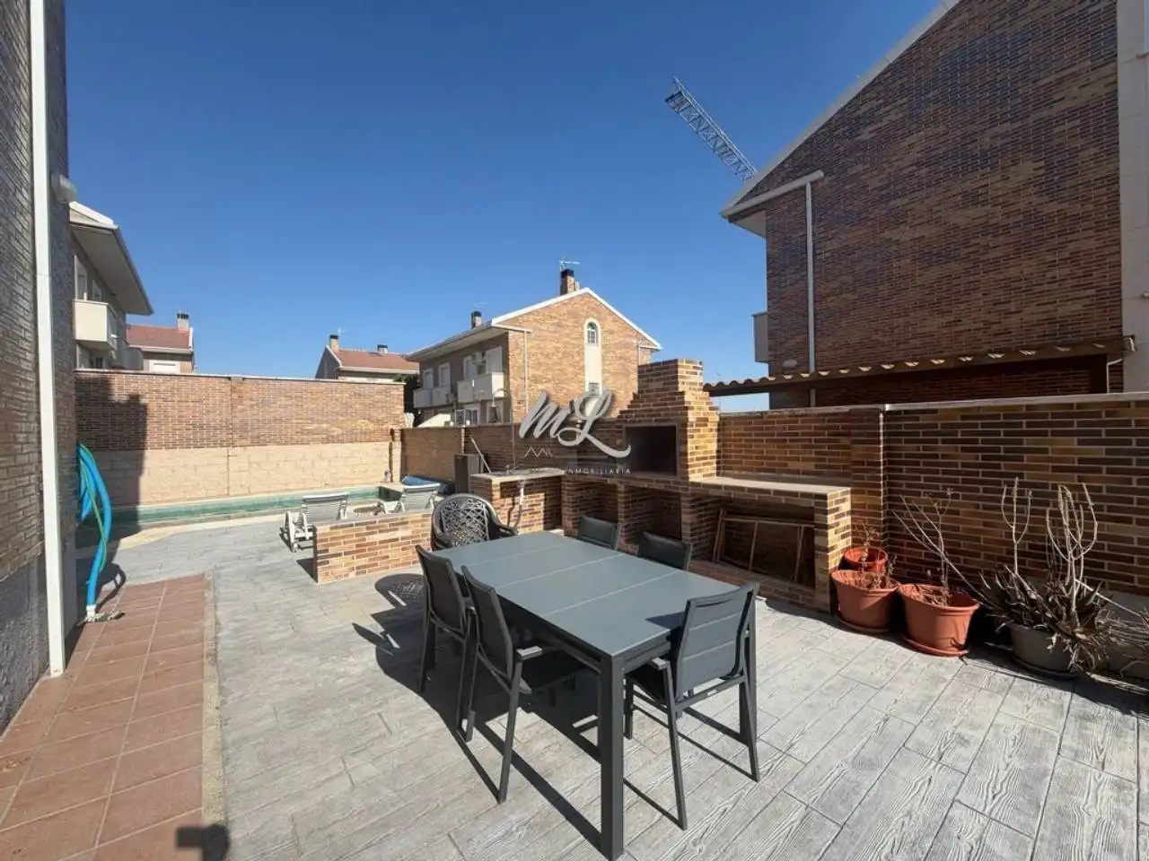 Terrassa de Casa adosada en venda en Burguillos de Toledo amb Aire condicionat, Calefacció i Jardí privat