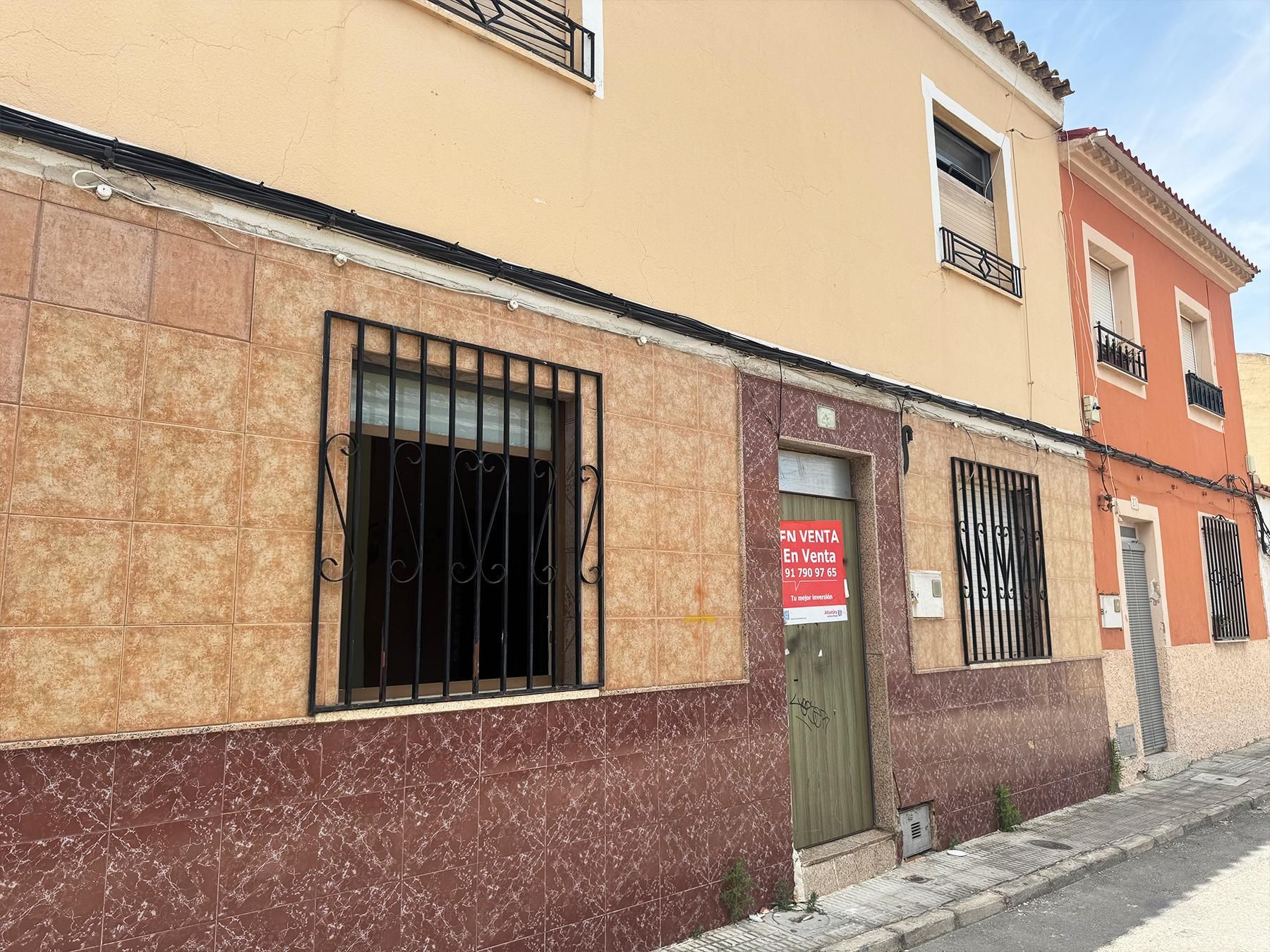 Vista exterior de Casa o xalet en venda en Yecla amb Terrassa