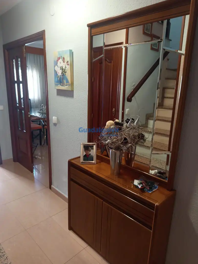 Casa adosada en venta en Montequinto con Aire acondicionado, Jardín privado y Trastero