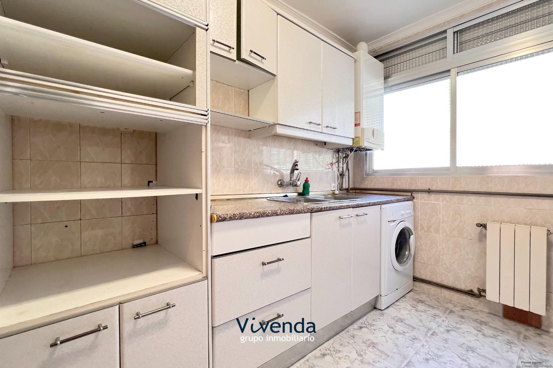 Kitchen of Flat for sale in  Madrid Capital  with Air Conditioner and Heating