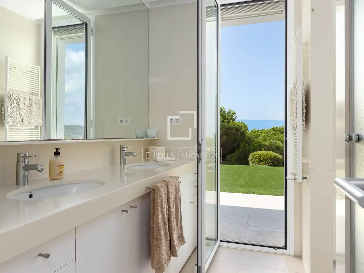 Detached house with pool for sale in Supermaresme, imagen 13
