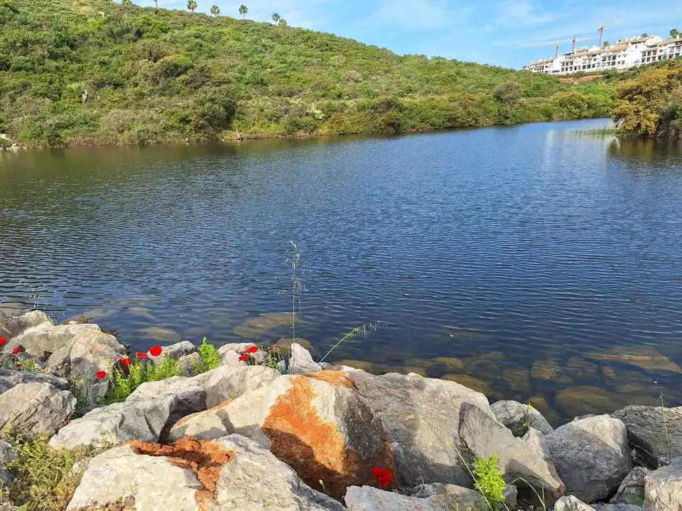 Außenansicht von Dachboden zum Verkauf in La Alcaidesa mit Klimaanlage, Heizung und Terrasse