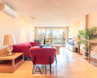 Sala d'estar de Dúplex en venda en  Barcelona Capital amb Aire condicionat, Terrassa i Balcó