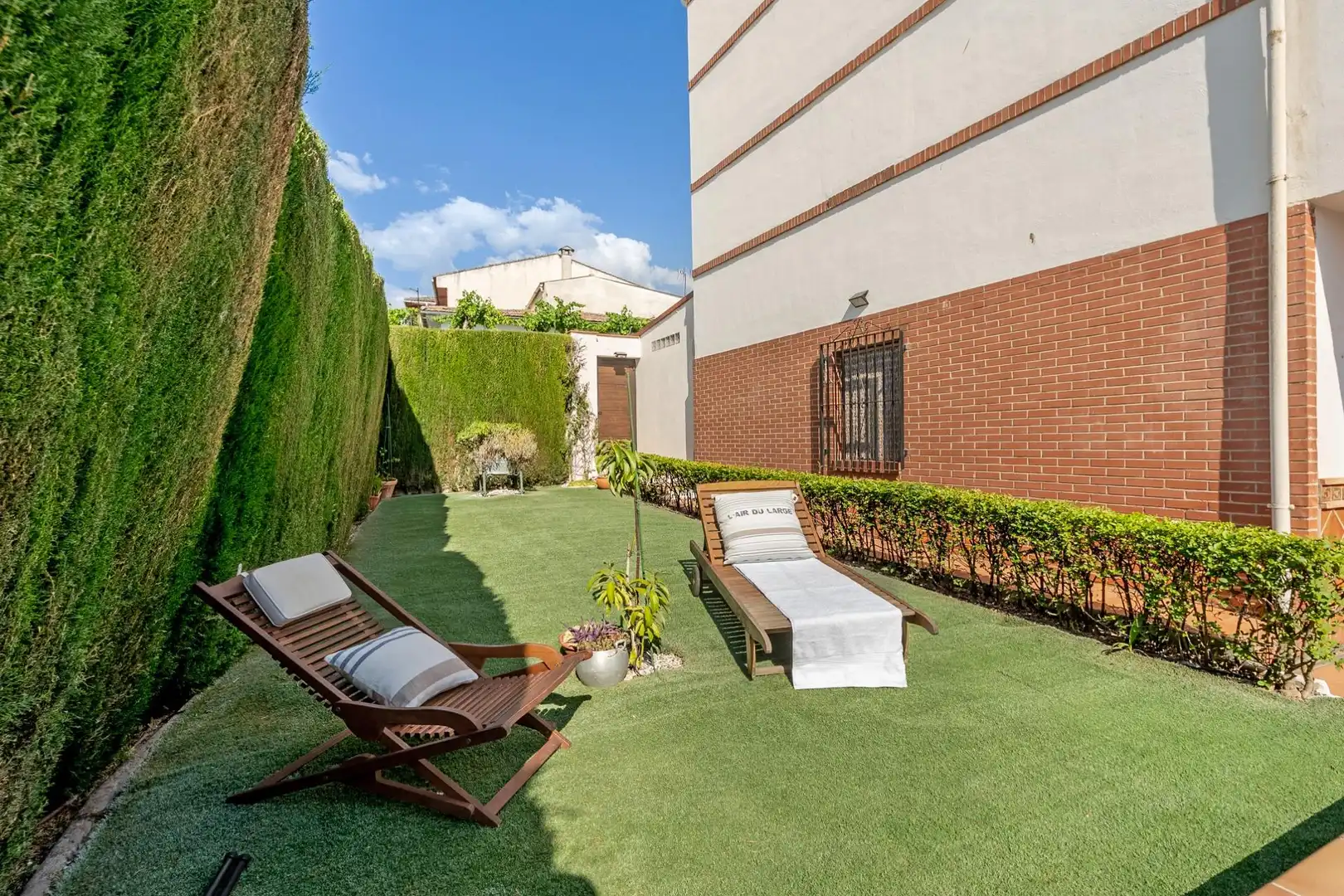Terrasse von Haus oder Chalet zum Verkauf in Jun mit Klimaanlage, Heizung und Schwimmbad