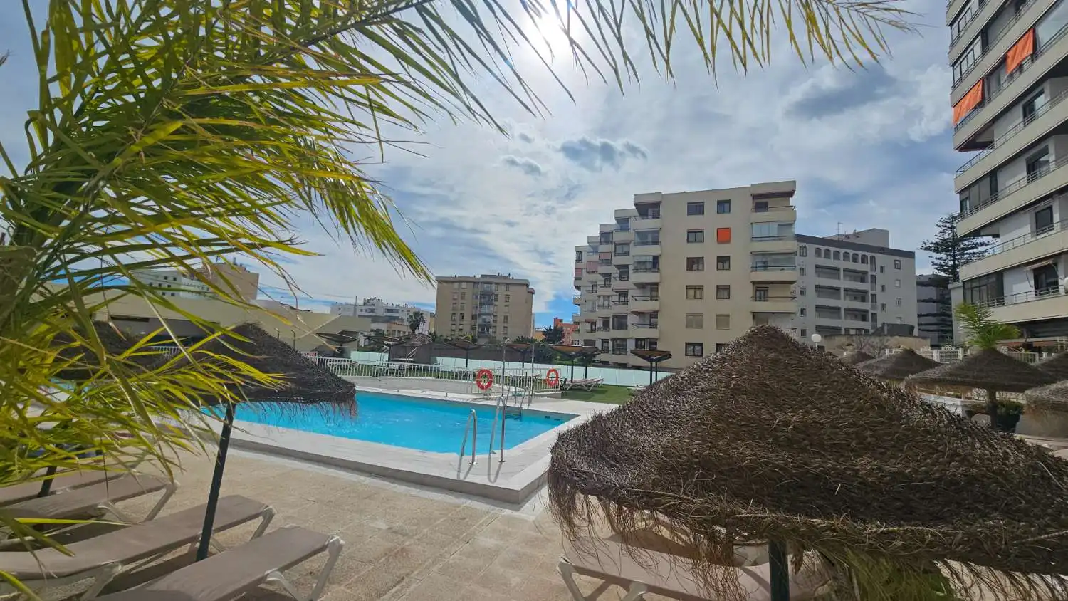 Piscina de Apartamento en venta en Torremolinos con Aire acondicionado, Calefacción y Piscina