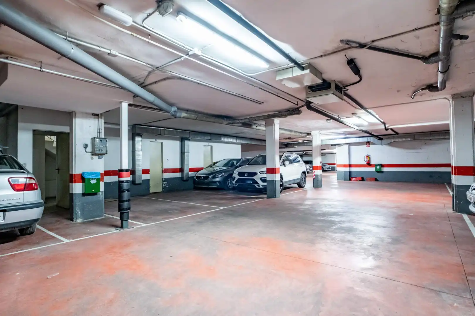 Parkplatz von Wohnung zum Verkauf in Zaragoza mit Klimaanlage, Heizung und Terrasse