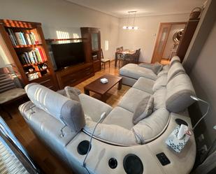 Sala d'estar de Pis de lloguer en Cuenca Capital amb Calefacció i Moblat