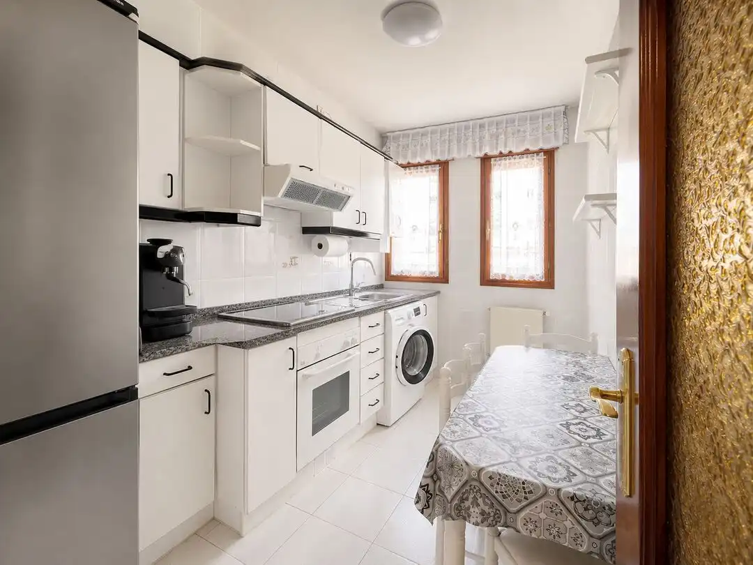 Cuina de Apartament en venda en Siero amb Calefacció i Terrassa
