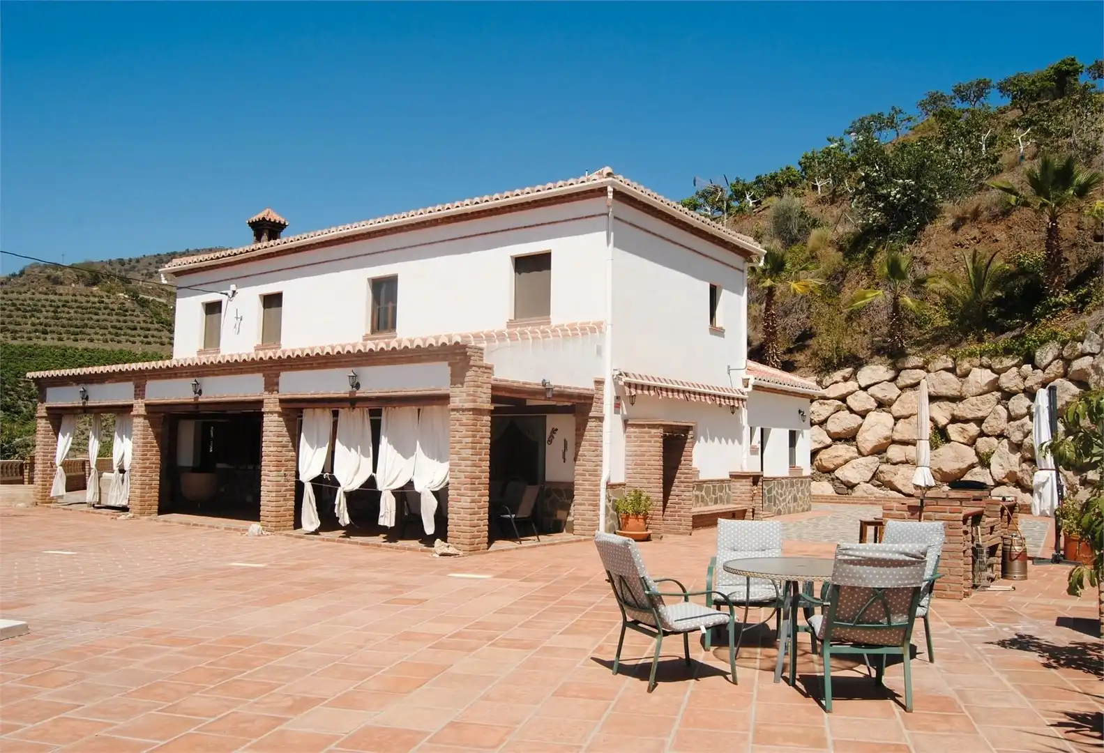 Vista exterior de Casa o chalet en venta en Vélez-Málaga con Aire acondicionado, Jardín privado y Terraza