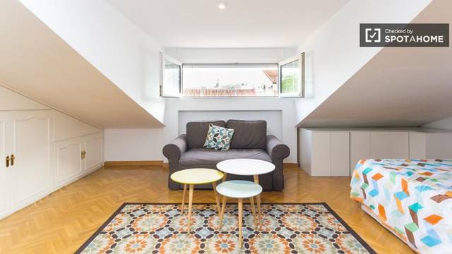 Piso en Alquiler en Universidad - Malasaña