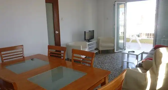 Apartamento de alquiler en Carrer de l'Almirall Roger de Llúria, Oliva Playa