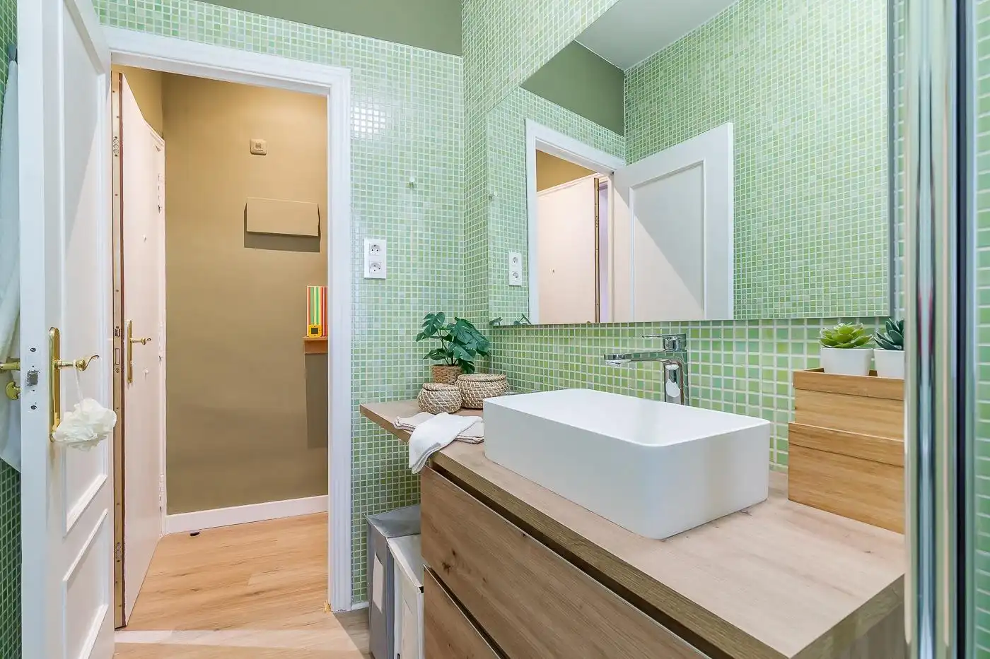 Bathroom of Apartments for sale in Madrid  with Air Conditioner and Furnished