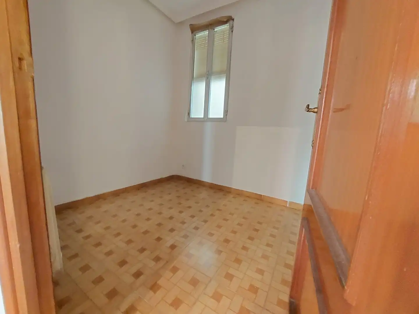 Bedroom of Flat for rent in Madrid  with Air Conditioner, Heating and Washing machine
