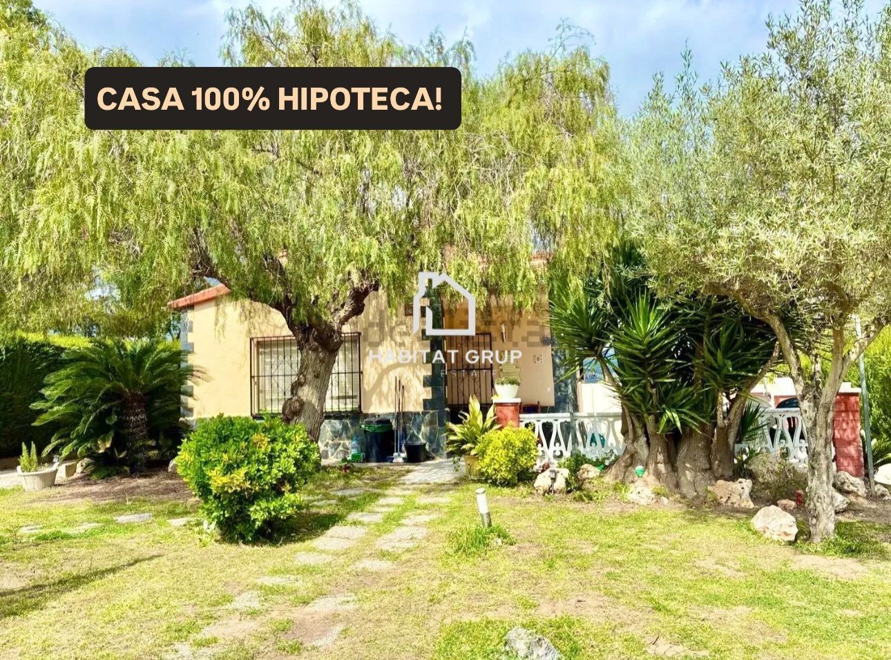 Vista exterior de Casa o xalet en venda en La Bisbal del Penedès amb Aire condicionat, Calefacció i Jardí privat