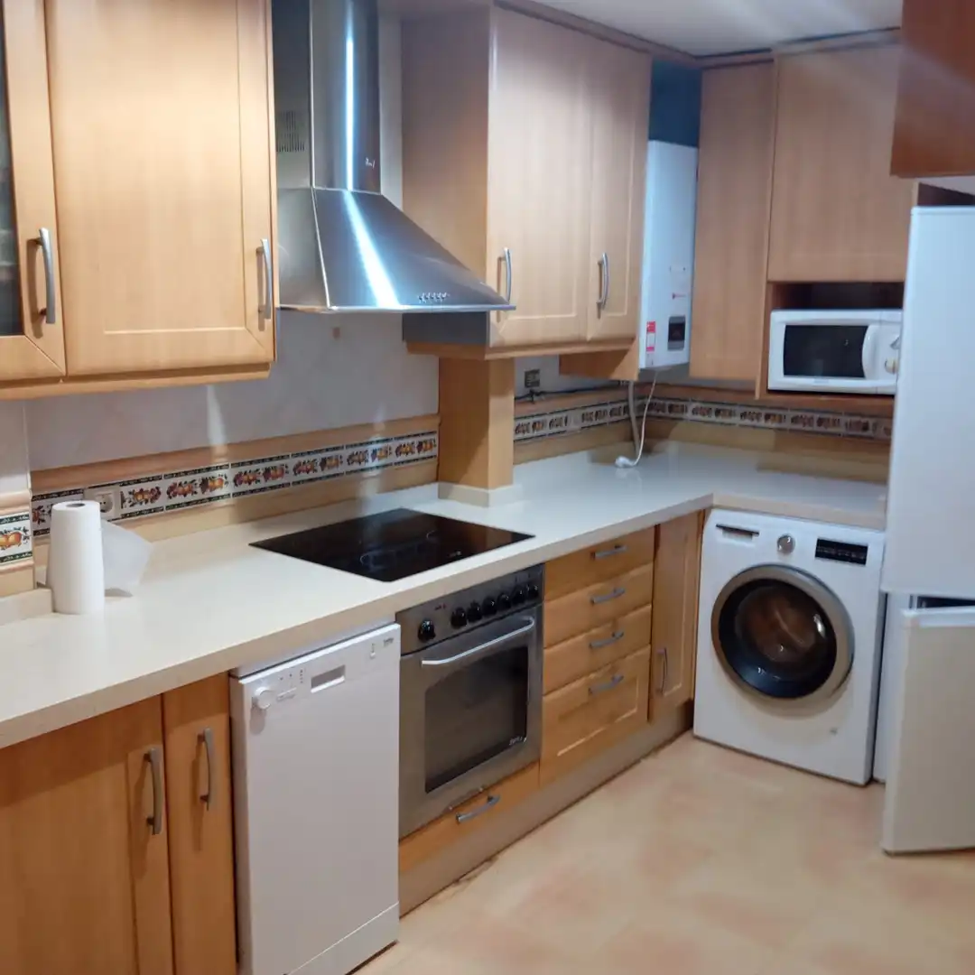 Flat with lift to rent in Feria