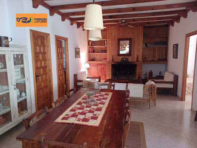 Casa adosada en Venta en Almuradiel