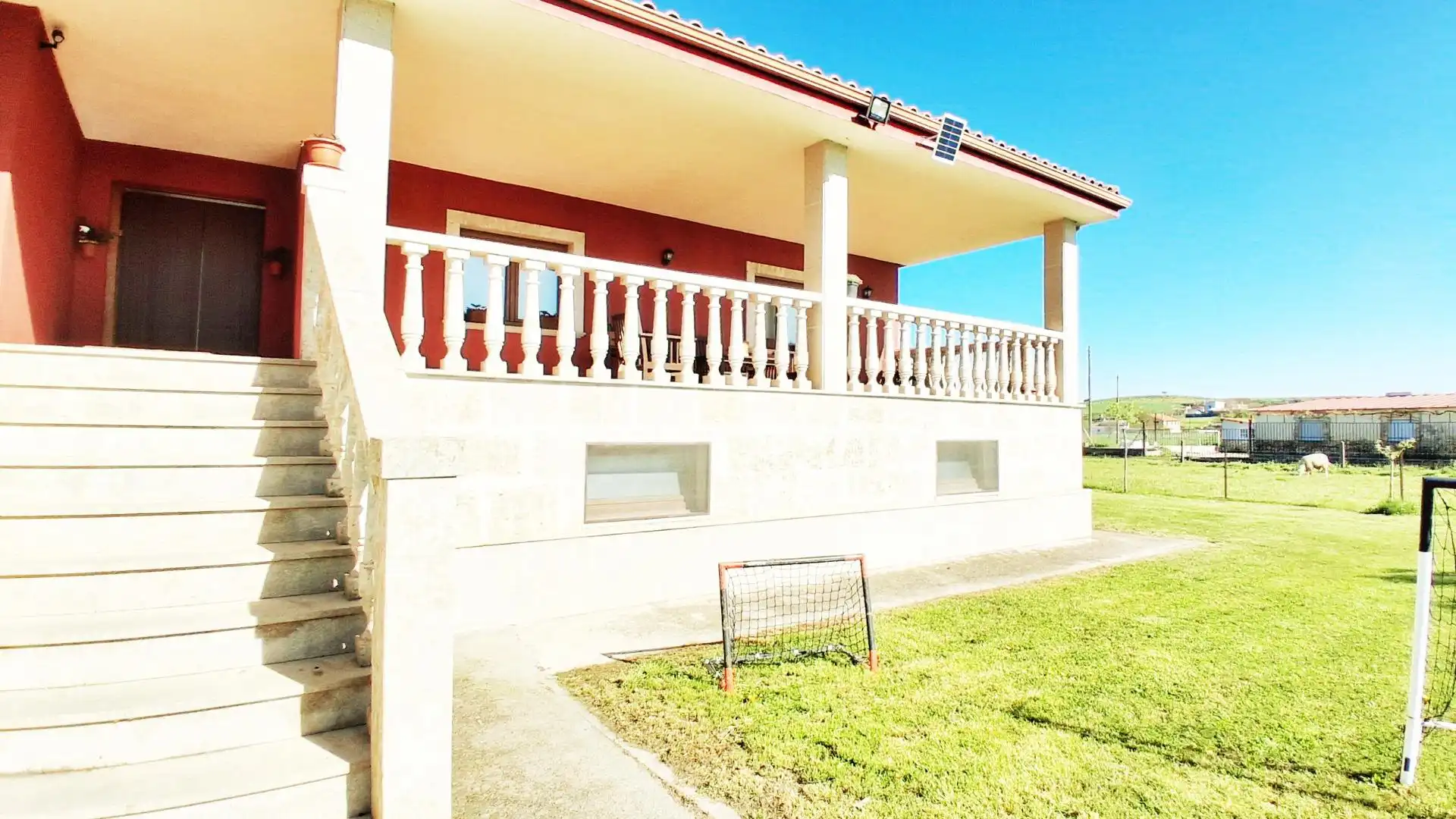 Außenansicht von Haus oder Chalet zum Verkauf in Ciudad Rodrigo mit Terrasse und Schwimmbad