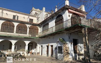 Vista exterior de Casa o xalet en venda en Vidreres amb Jardí privat, Terrassa i Piscina