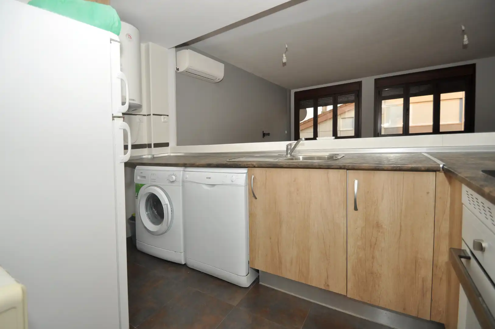 Cuina de Dúplex en venda en Yunquera de Henares amb Aire condicionat, Calefacció i Forn