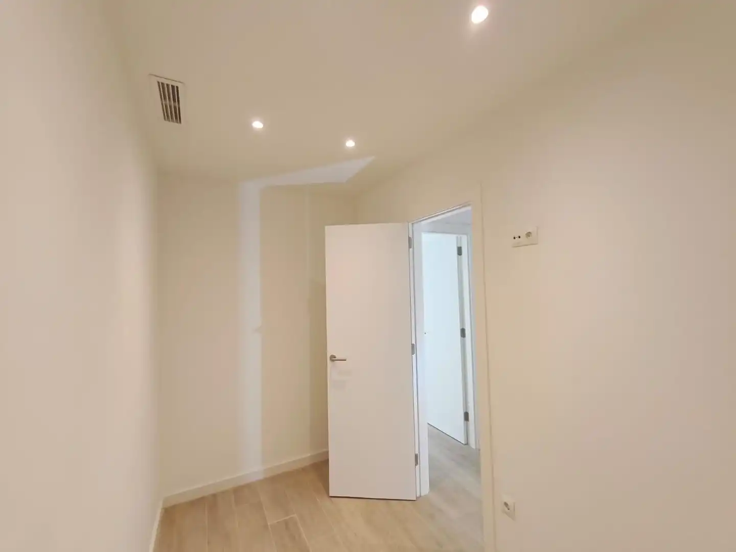 Flat for sale in Sabadell  with Parquet flooring and Terrace