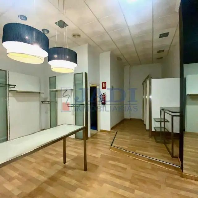 Local comercial en venta en Valdepeñas, imagen 3