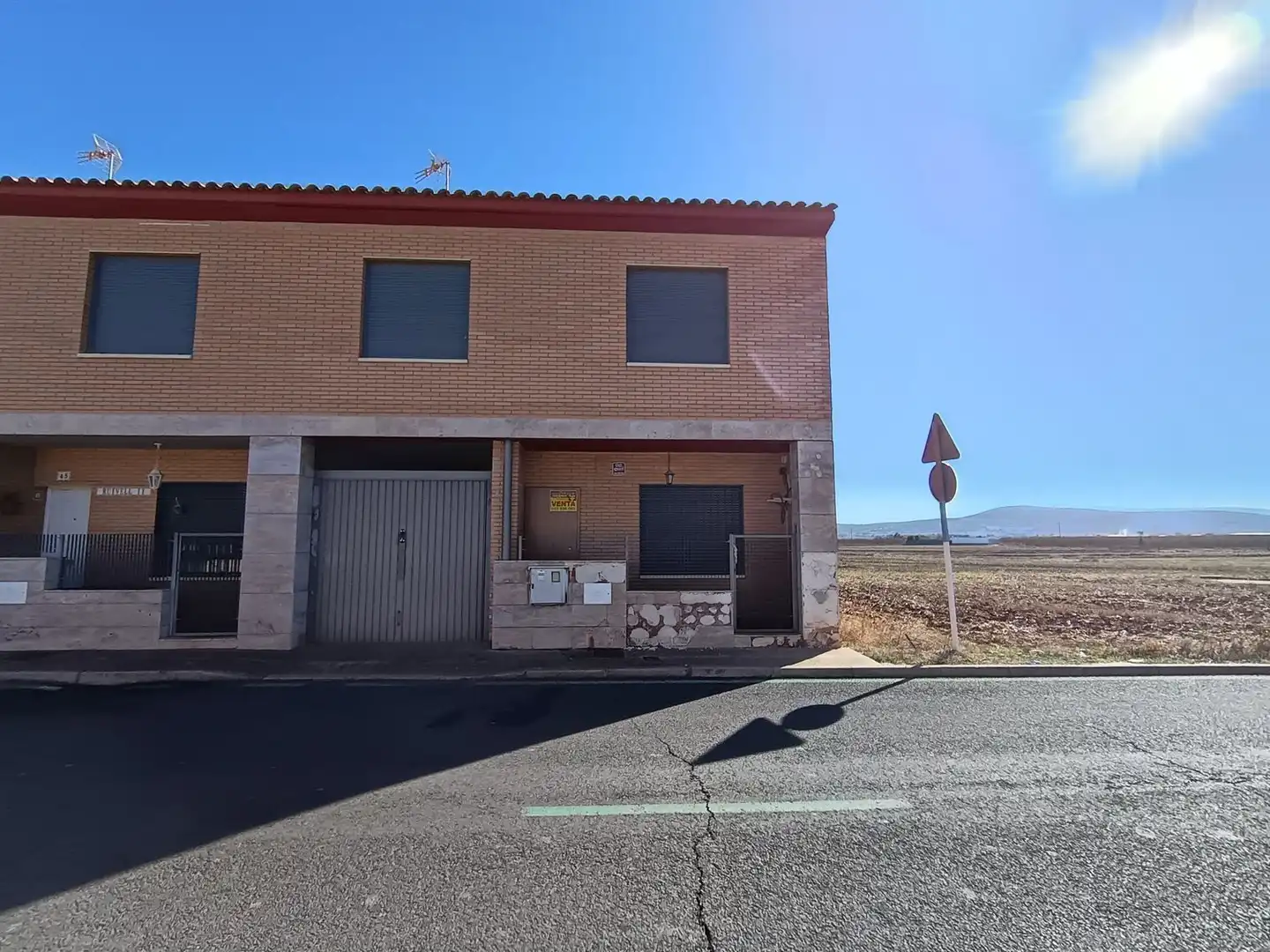 Vista exterior de Casa adosada en venta en Alcolea de Calatrava con Calefacción, Jardín privado y Piscina
