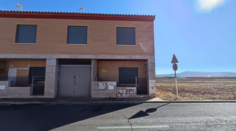 Photo 2 of Single-family semi-detached for sale in Ronda de las Flores, Alcolea de Calatrava, Ciudad Real