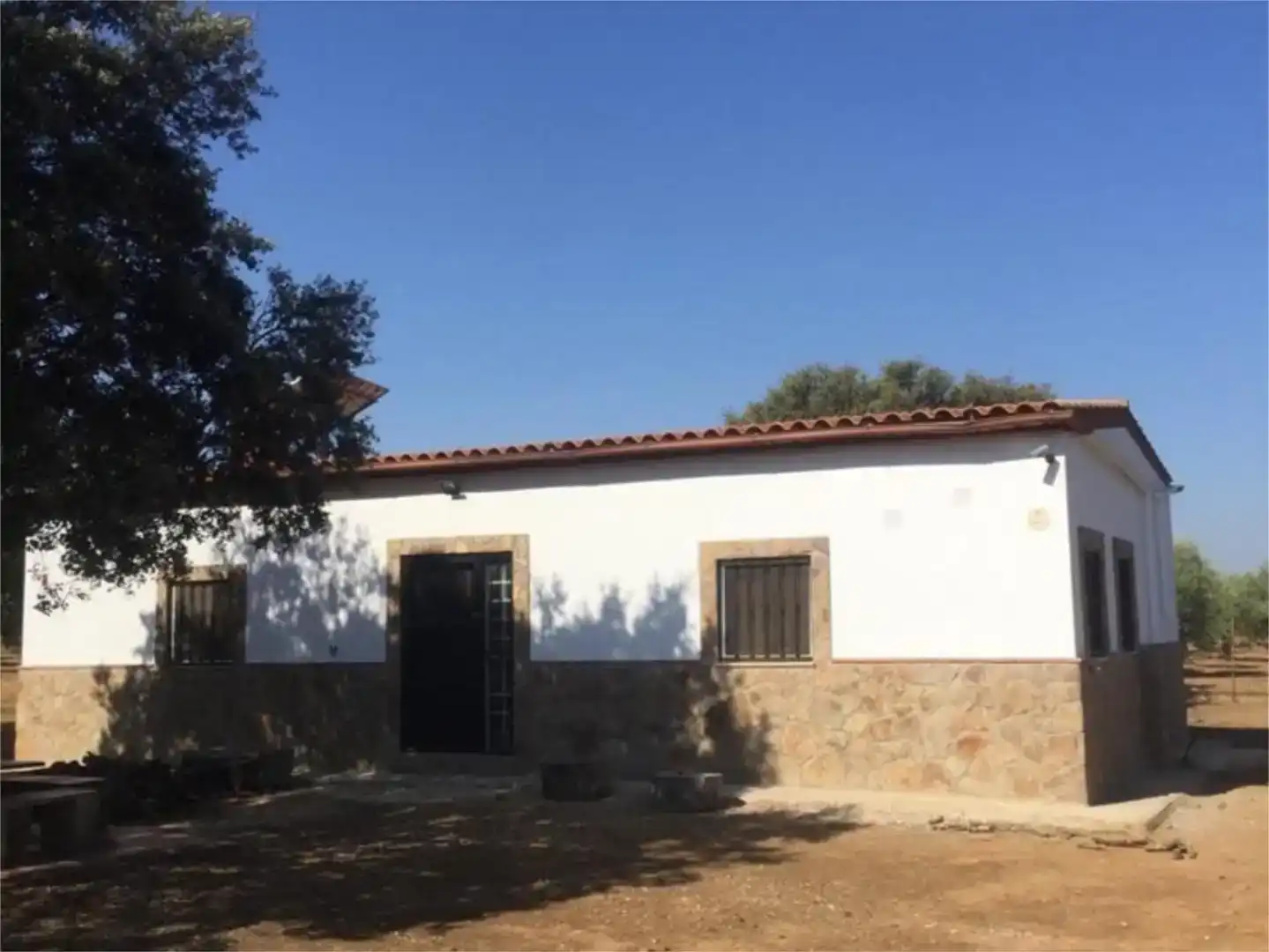 Vista exterior de Pis en venda en Talarrubias amb Jardí privat i Moblat