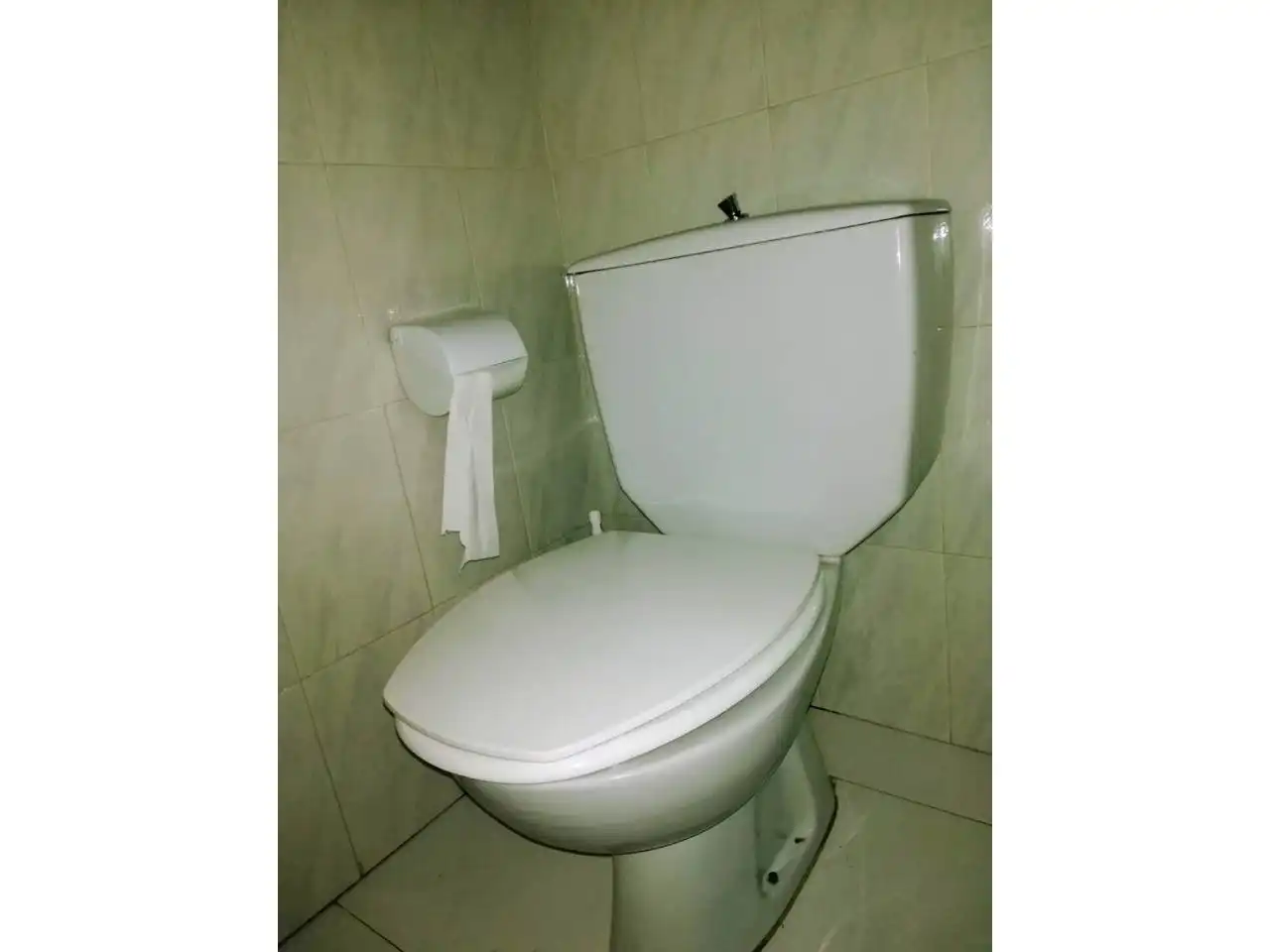 Baño de Local de alquiler en Burgos con Aire acondicionado