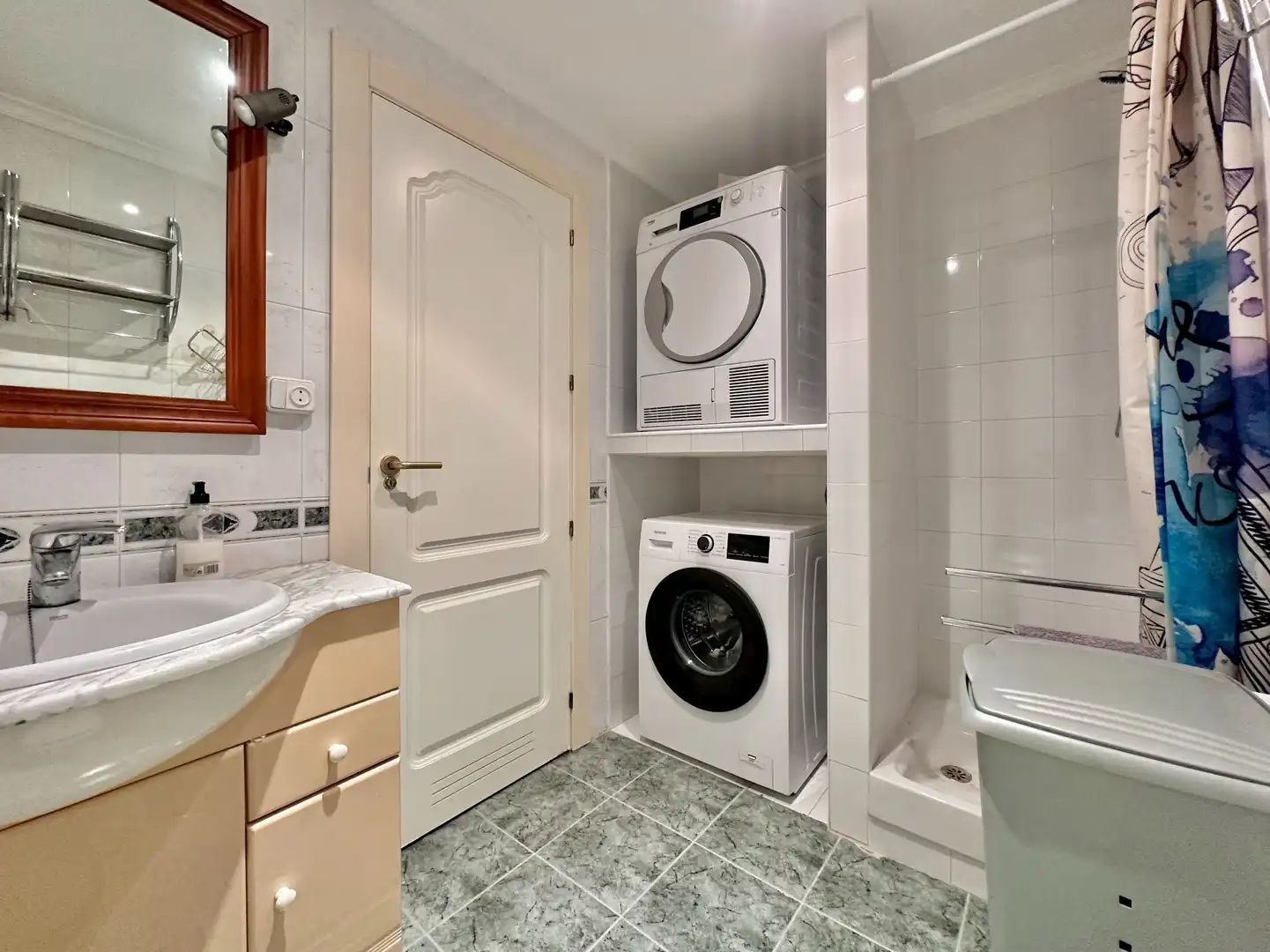 Baño de Apartamento en venta en Almuñécar con Aire acondicionado, Terraza y Amueblado