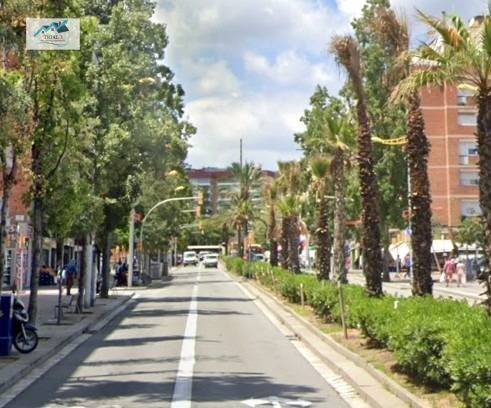 Local comercial en Venta en Passeig de Valldaura en La Guineueta