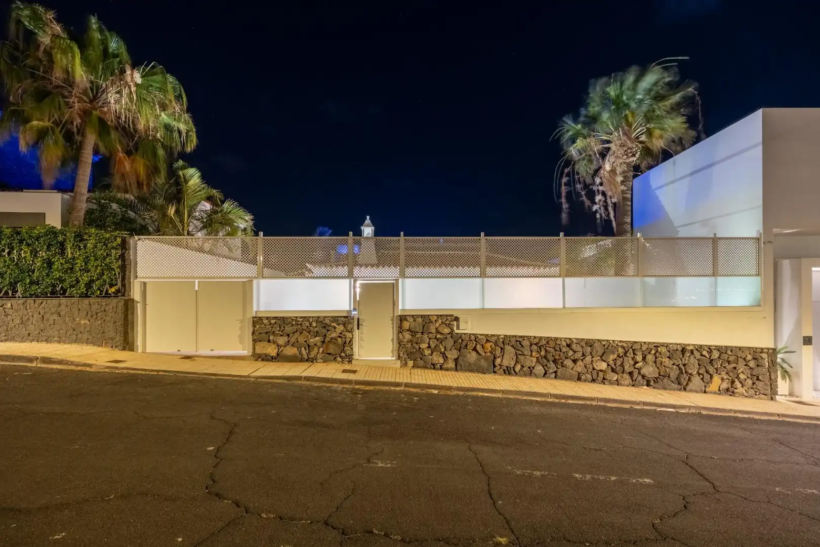 Vista exterior de Casa o xalet en venda en San Miguel de Abona amb Aire condicionat, Jardí privat i Terrassa