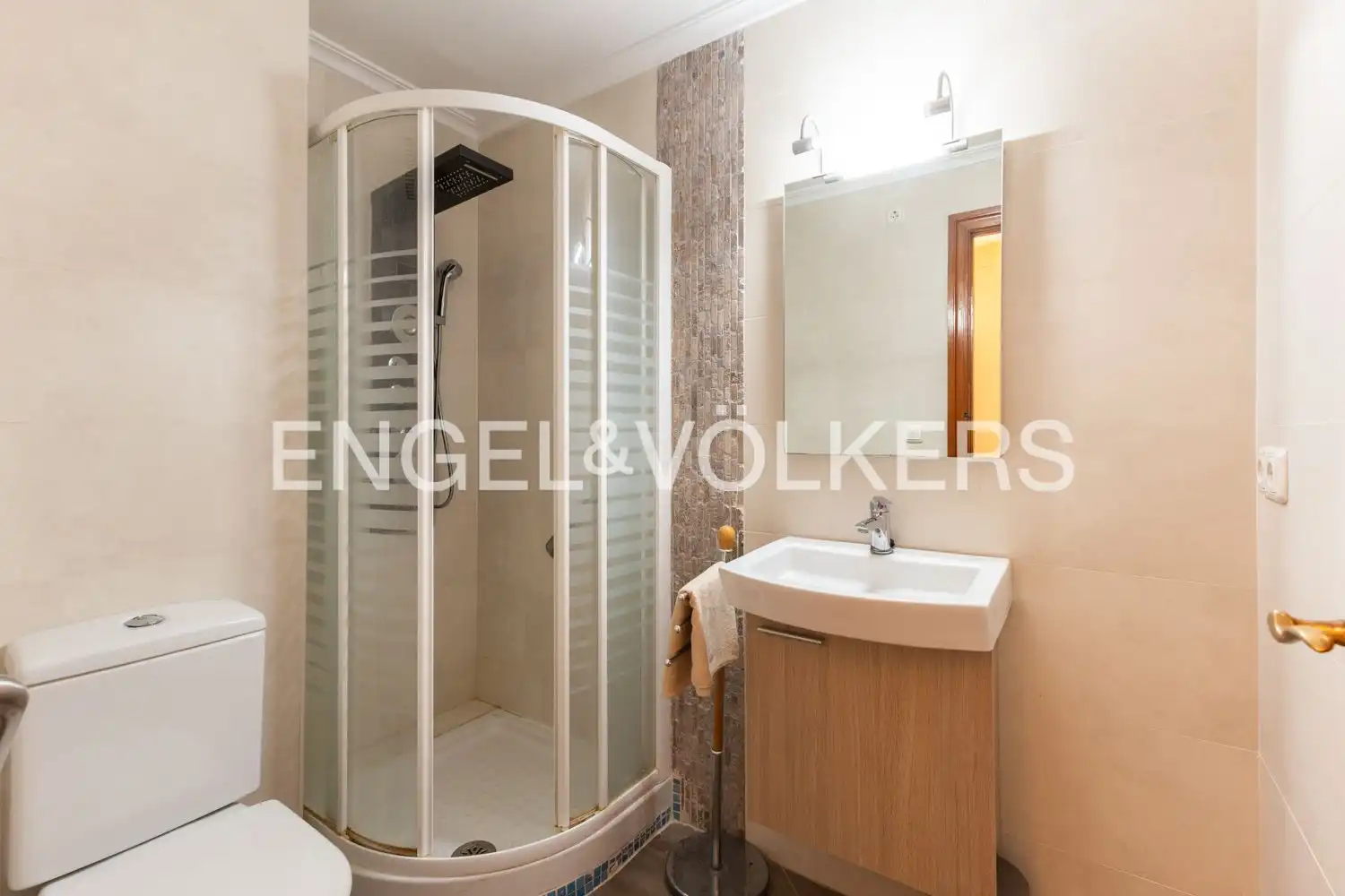 Baño de Piso de alquiler en Valencia con Aire acondicionado, Calefacción y Terraza