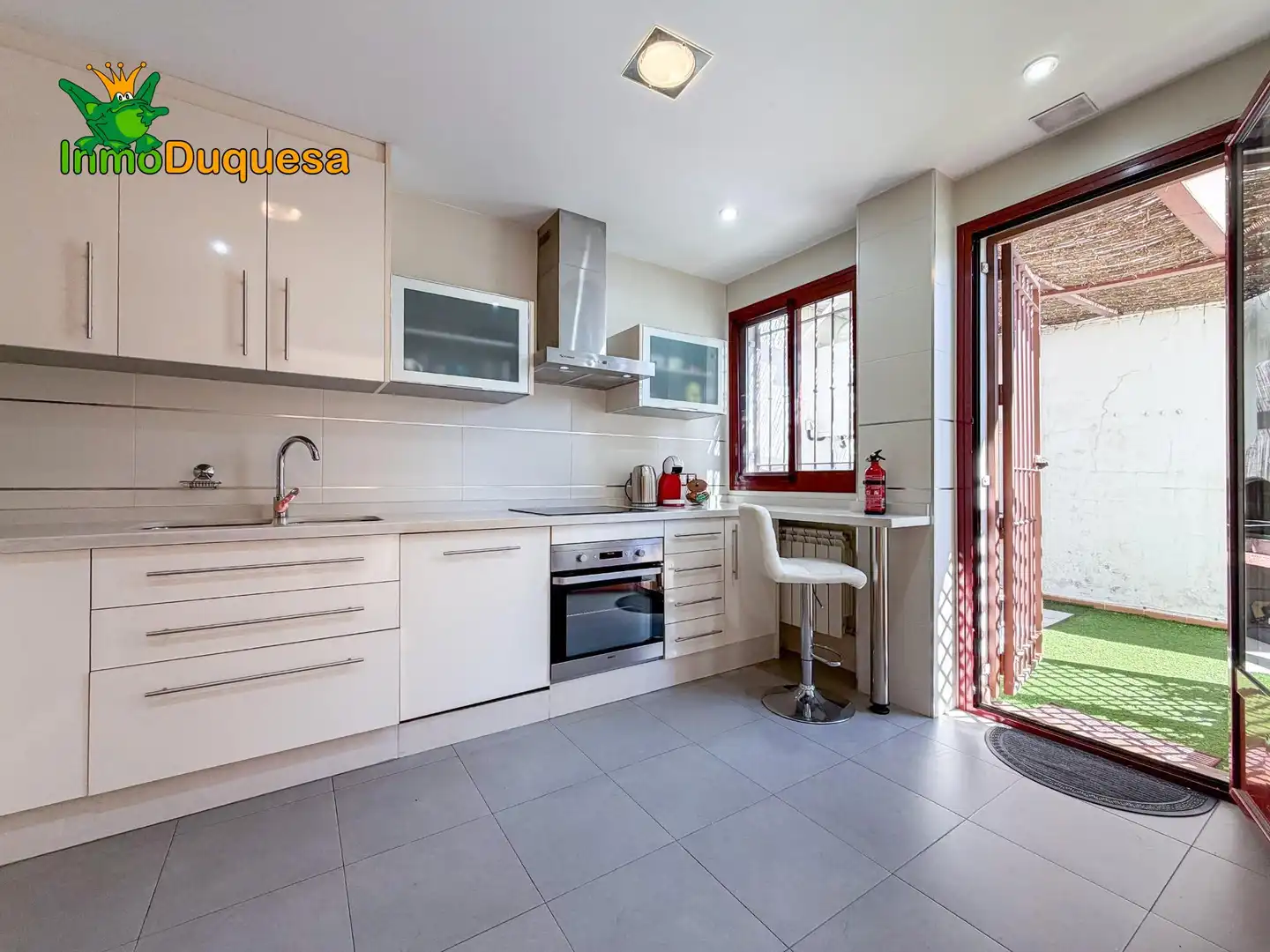 Casa aparellada amb balcó en venda a Calle DOÑANA 44, imagen 25