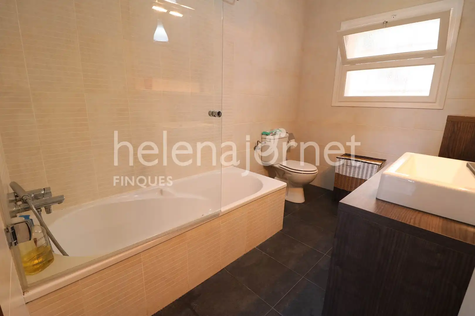 Baño de Casa o chalet en venta en Llagostera con Calefacción, Terraza y Piscina