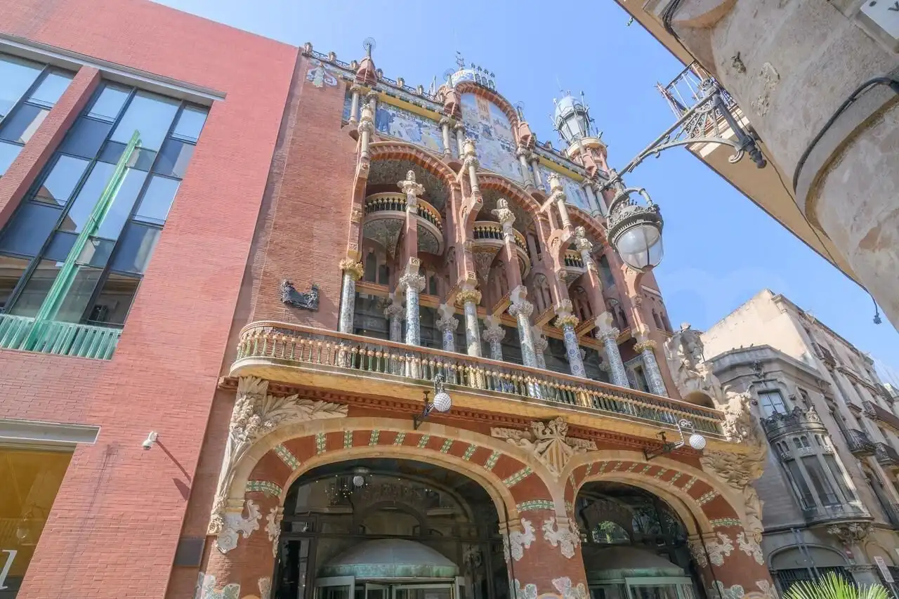 Außenansicht von Wohnung zum Verkauf in Barcelona mit Heizung, Parkett und Terrasse
