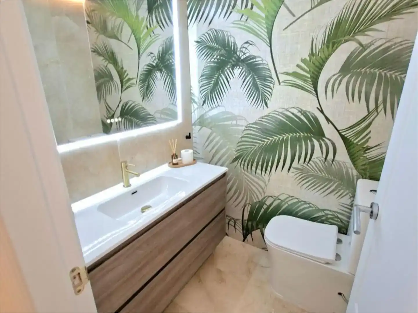 Bathroom of Flat for sale in Manilva  with Air Conditioner and Swimming Pool