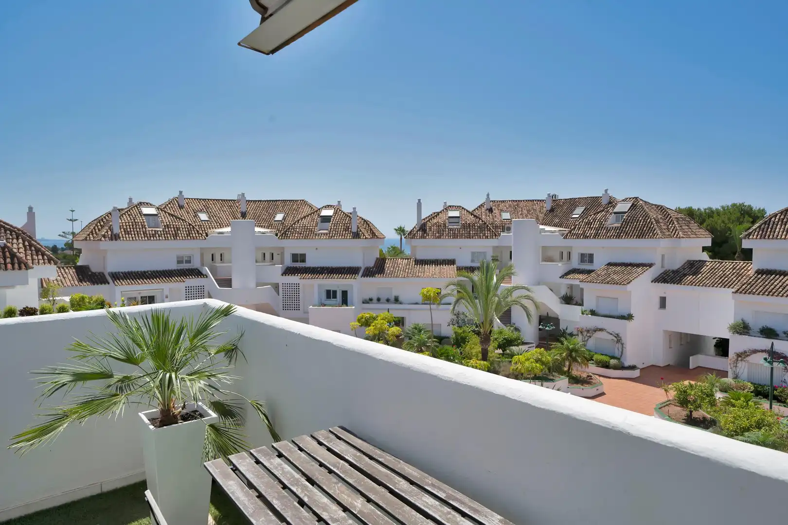 Exterior view of Attic for sale in Marbella  with Private garden, Terrace and Alarm