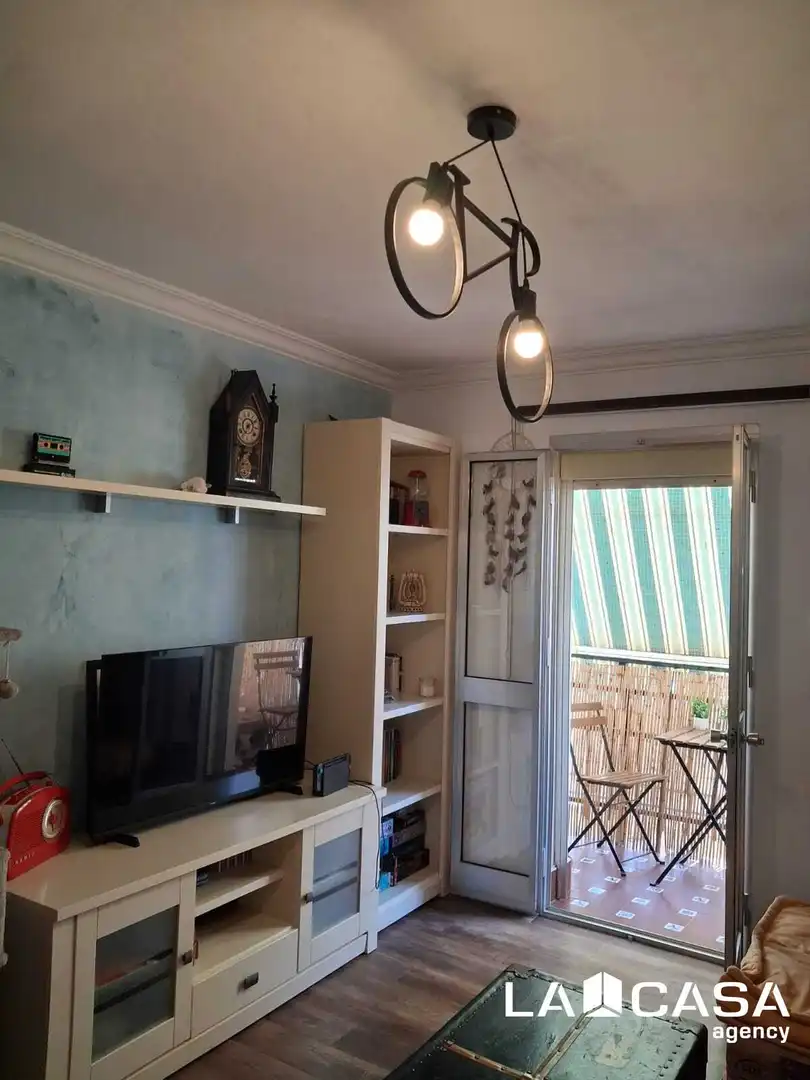 Sala d'estar de Pis en venda en Dos Hermanas amb Aire condicionat i Terrassa