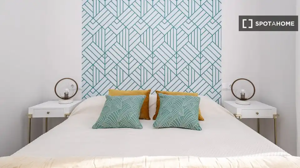 Bedroom of Flat for rent in Valencia  with Air Conditioner, Heating and Furnished
