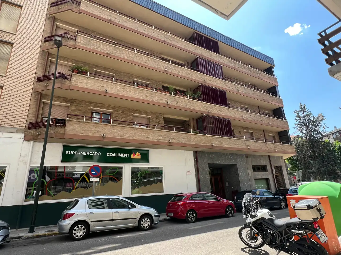 Außenansicht von Wohnung zum Verkauf in Jaca mit Abstellraum und Balkon